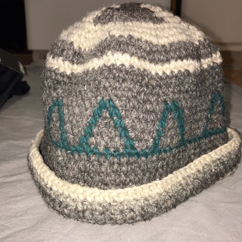 Thick wool cap, Peruvian?